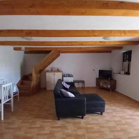 Holiday Home Loznati 茨雷斯 外观 照片