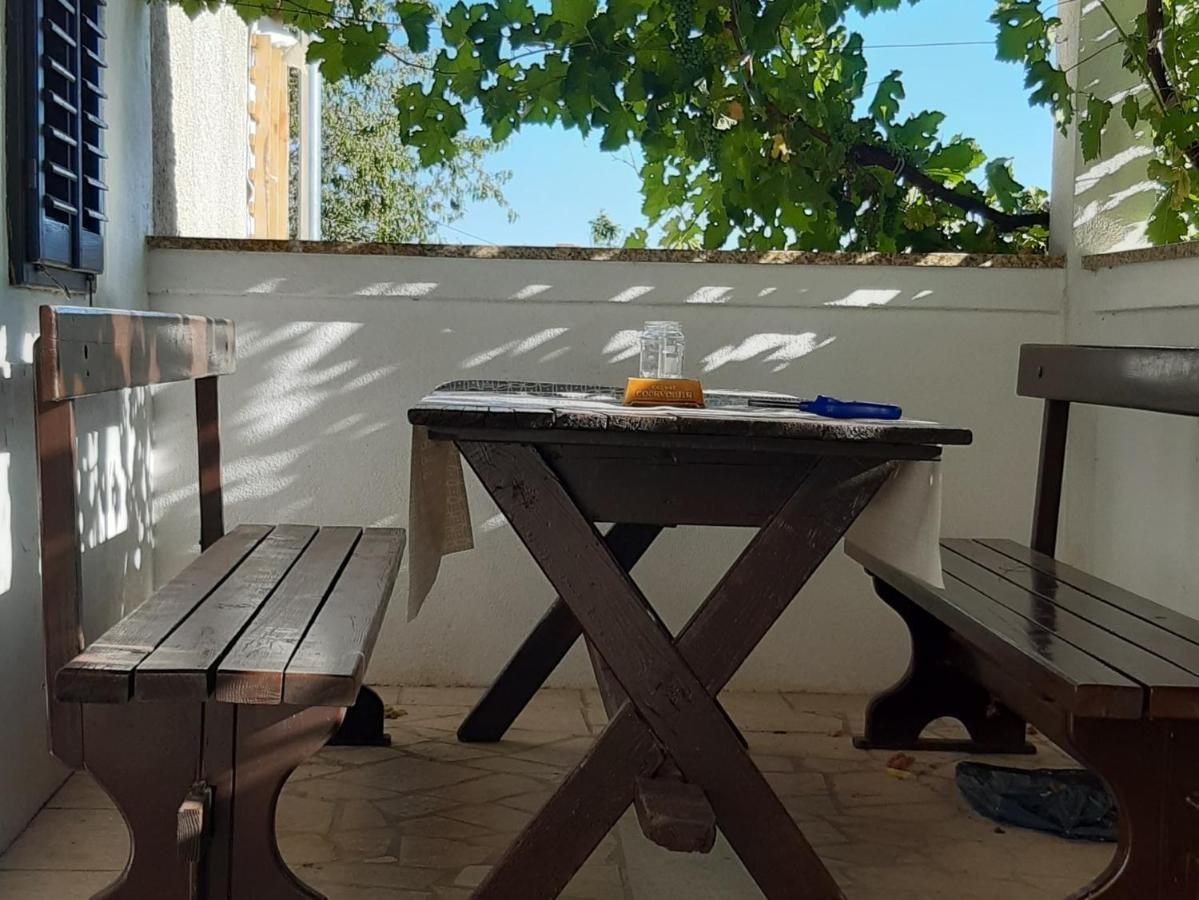 Holiday Home Loznati 茨雷斯 外观 照片