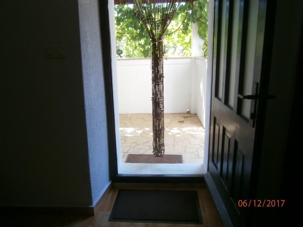 Holiday Home Loznati 茨雷斯 外观 照片